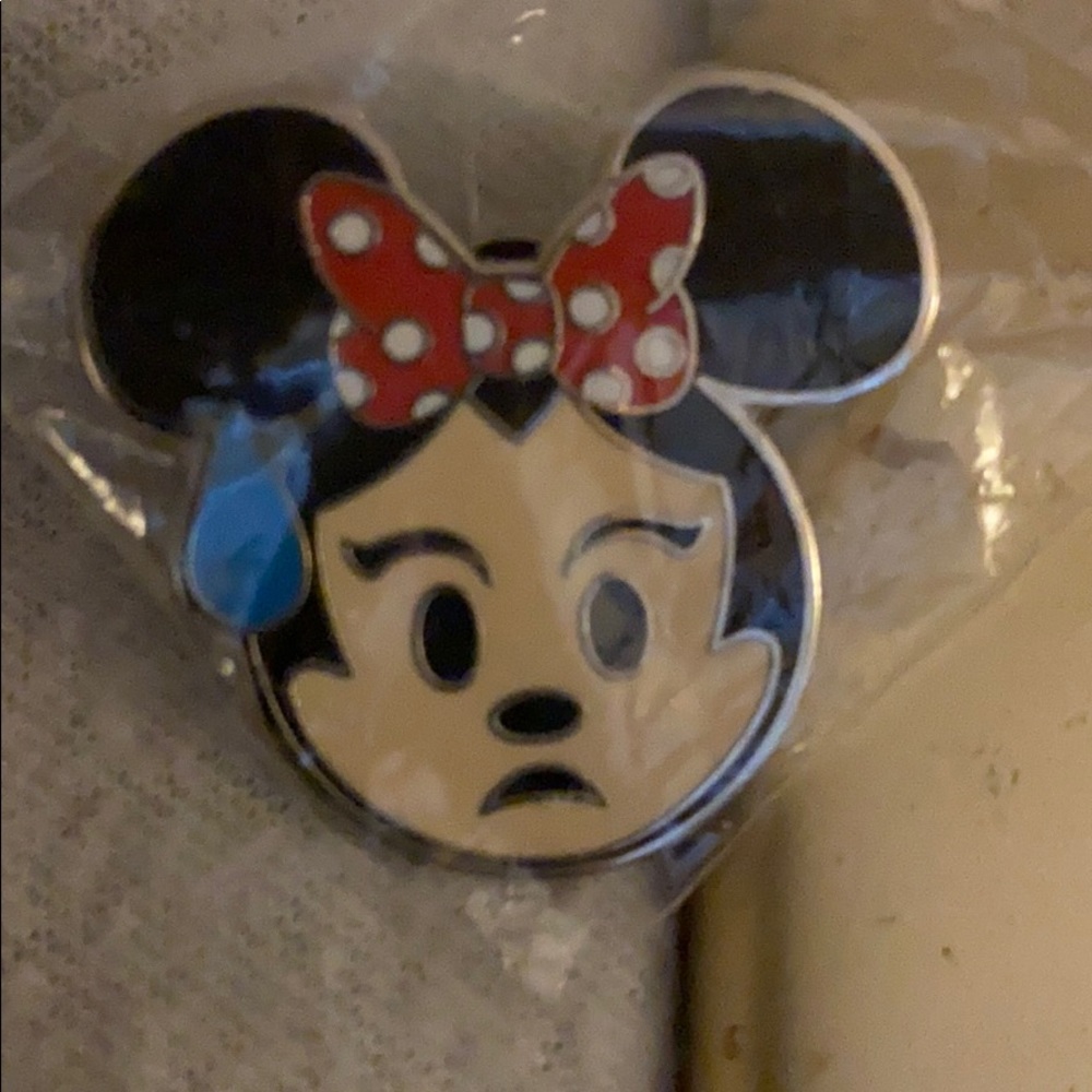 Minnie Mouse Disney Pin